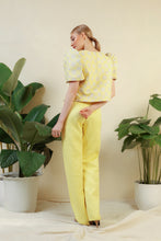 Load image into Gallery viewer, Versa in all yellow

