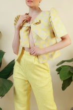 Load image into Gallery viewer, Versa in all yellow
